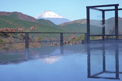 リンベル ブライダル 神奈川 箱根 竜宮殿 本館の露天風呂からの眺め