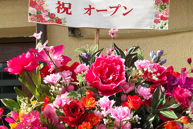 開店祝いの生花スタンドイメージ