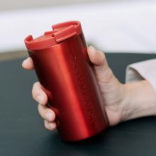 商品画像 DEAN & DELUCA（ディーン&デルーカ） ロック式カフェタンブラー レッド360ml　【ロゴ入りシーチングバッグ】