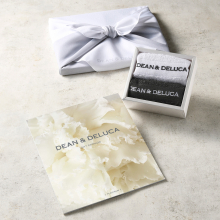 商品画像 DEAN & DELUCA（ディーン&デルーカ） ギフトカタログ PLATINUM（プラチナ）＋ハンドタオルギフトボックス【風呂敷包み】