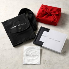 商品画像 DEAN & DELUCA（ディーン&デルーカ） ギフトカタログ WHITE（ホワイト）＋ショッピングバッグ【風呂敷包み】※カードタイプ
