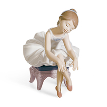 商品画像 LLADRO（リヤドロ） リトルバレリーナ <出番前> A08125