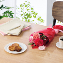 【母の日専用】母の日花束とザ・スウィーツ　キャラメルサンドクッキーのセット